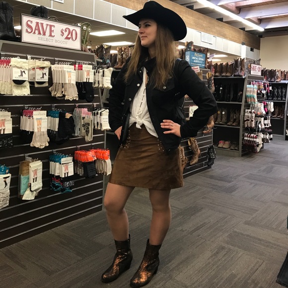 Meet your Posher, Danielle - Picture 6 of 7